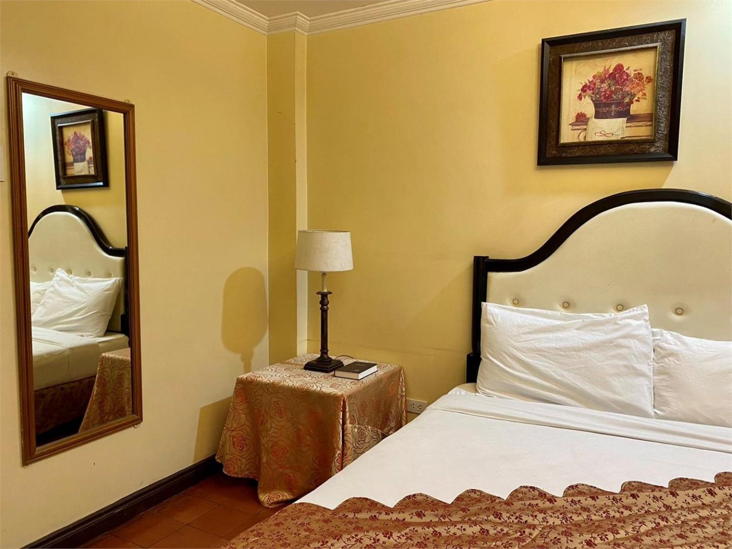 White Knight Hotel Intramuros Manila Eksteriør billede
