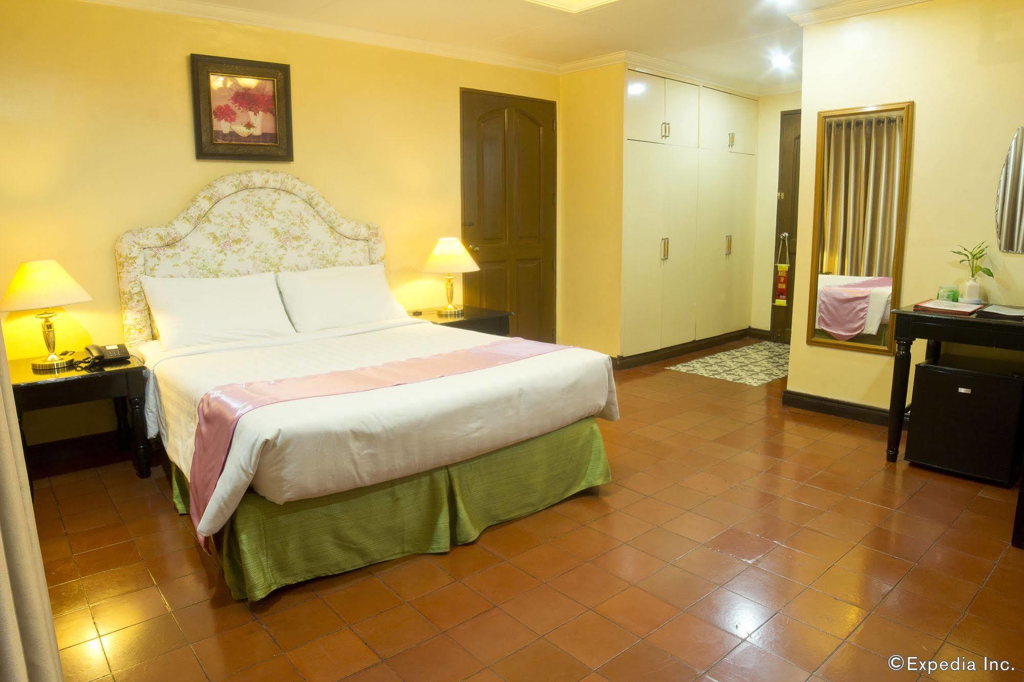 White Knight Hotel Intramuros Manila Eksteriør billede